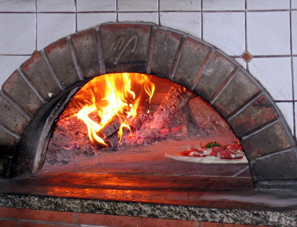 Free pizza oven photo